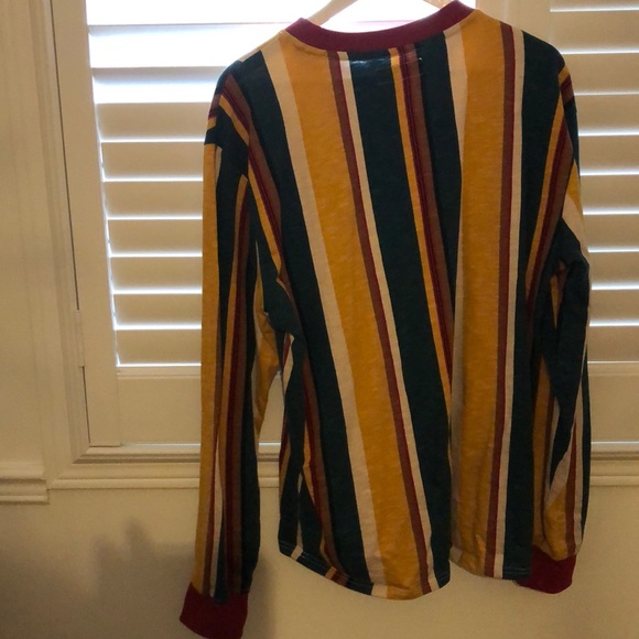 Guess Long Sleeve - Picture 3 of 4